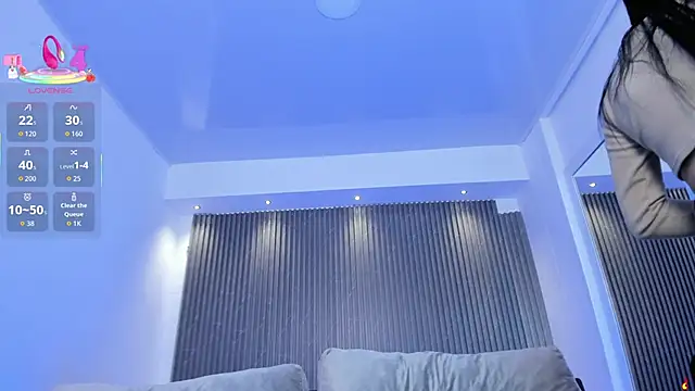 Snapshot of charlottewhitte chatting on 09.25.25 charlottewhitte online show from 09.25.25