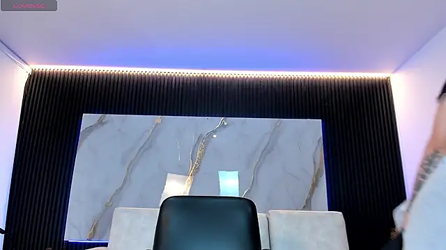 Snapshot of charlottewhitte chatting on 10.22.25 charlottewhitte online show from 10.22.25