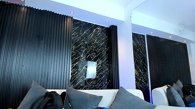 Snapshot of charlottewhitte chatting on 10.29.25 charlottewhitte online show from 10.29.25