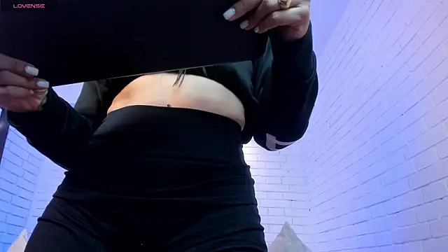 Snapshot of charlottewhitte chatting on 12.04.25 charlottewhitte online show from 12.04.25