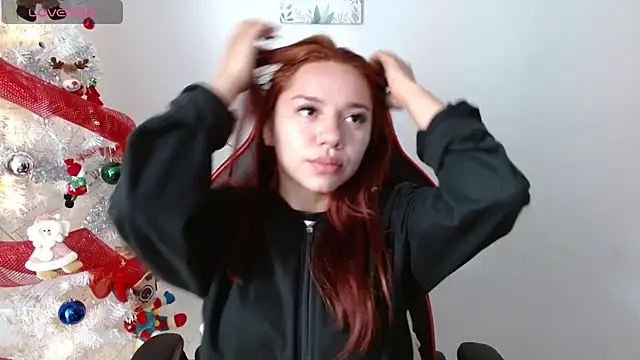 Snapshot of samantha_tattu chatting on 12.30.24 samantha tattu online show from 12.30.24