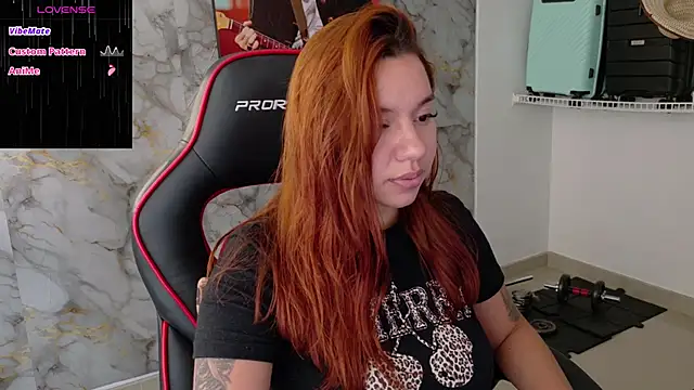 Snapshot of samantha_tattu chatting on 11.04.25 samantha tattu online show from 11.04.25