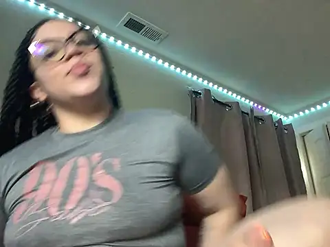 QueenNuttCollector online show from 05.24.26