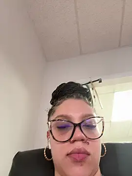 QueenNuttCollector online show from 05.27.26