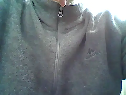 Snapshot of xcimeru chatting on 02.07.25 xcimeru online show from 02.07.25