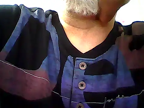 Snapshot of xcimeru chatting on 02.21.25 xcimeru online show from 02.21.25