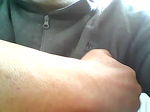 Snapshot of xcimeru chatting on 02.22.25 xcimeru online show from 02.22.25