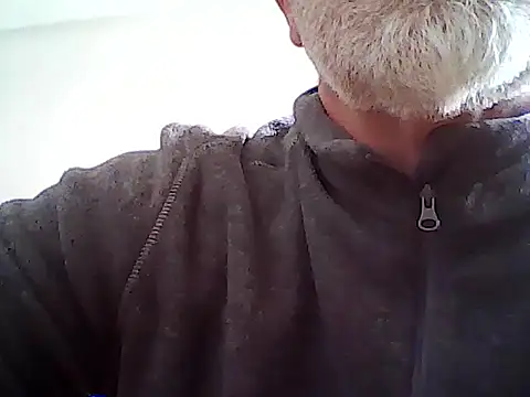 Snapshot of xcimeru chatting on 03.01.25 xcimeru online show from 03.01.25