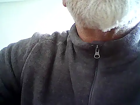 Snapshot of xcimeru chatting on 03.05.25 xcimeru online show from 03.05.25