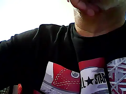 Snapshot of xcimeru chatting on 03.08.25 xcimeru online show from 03.08.25