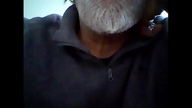 Snapshot of xcimeru chatting on 09.25.25 xcimeru online show from 09.25.25