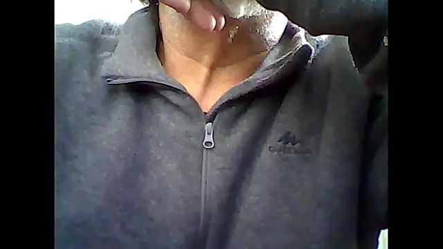 Snapshot of xcimeru chatting on 10.01.25 xcimeru online show from 10.01.25