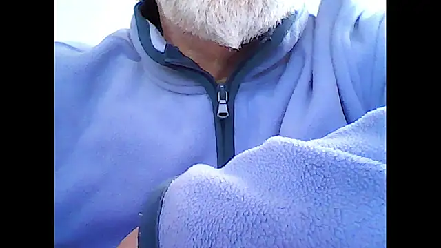 Snapshot of xcimeru chatting on 10.04.25 xcimeru online show from 10.04.25