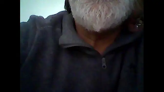 Snapshot of xcimeru chatting on 10.14.25 xcimeru online show from 10.14.25