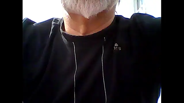 Snapshot of xcimeru chatting on 10.25.25 xcimeru online show from 10.25.25