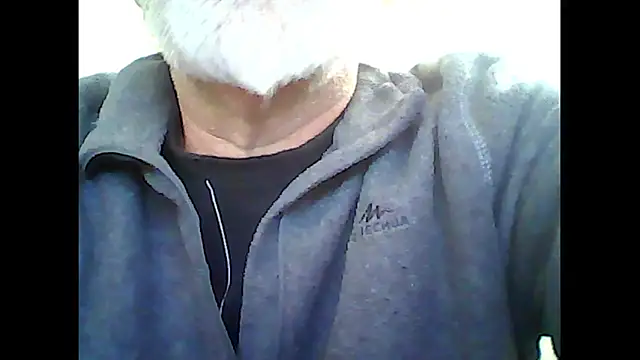 Snapshot of xcimeru chatting on 11.04.25 xcimeru online show from 11.04.25