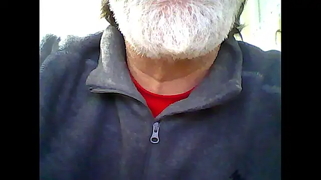 Snapshot of xcimeru chatting on 11.15.25 xcimeru online show from 11.15.25