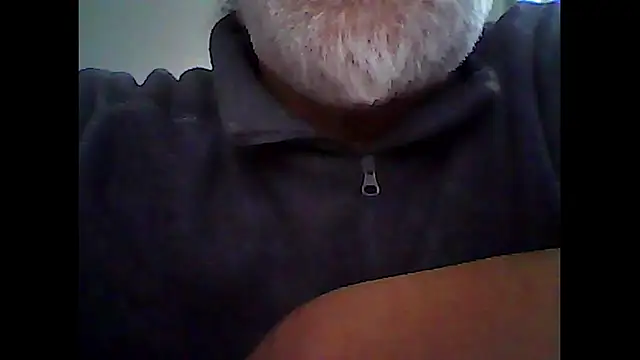 Snapshot of xcimeru chatting on 11.22.25 xcimeru online show from 11.22.25