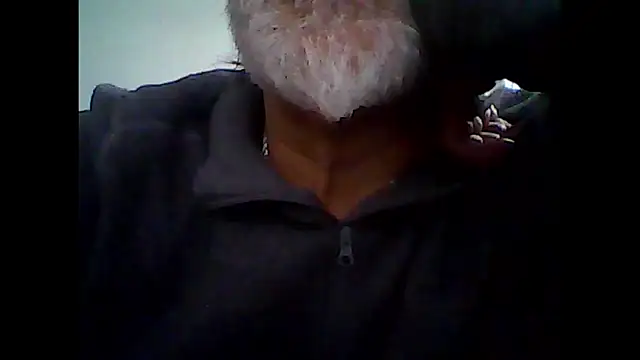 Snapshot of xcimeru chatting on 12.02.25 xcimeru online show from 12.02.25