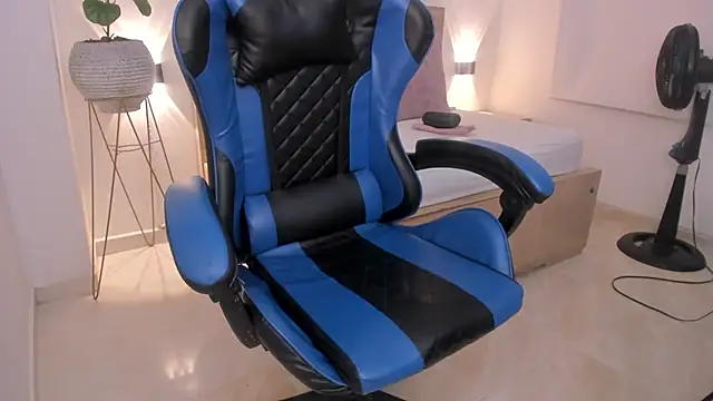 izaro22 online show from 03.06.26