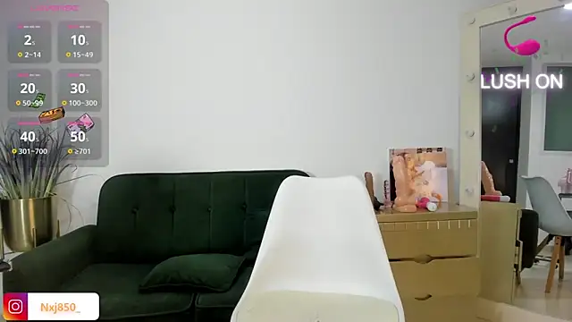 HOTBLACKANDWHITE2 online show from 01.30.25