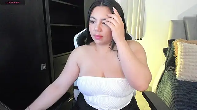 ambar-wells online show from 02.07.25