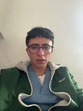 Snapshot of CamiRojas_boy chatting on 05.05.26 CamiRojas boy online show from 05.05.26