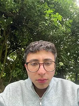 Snapshot of CamiRojas_boy chatting on 05.06.26 CamiRojas boy online show from 05.06.26