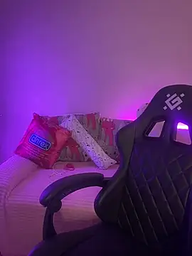 Your insomniya online show from 10.28.25