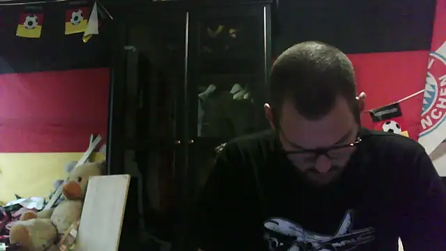 Snapshot of Die-geile-Sau chatting on 10.19.25 Die-geile-Sau online show from 10.19.25