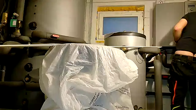 Snapshot of Nikeyone2 chatting on 12.14.24 Nikeyone2 online show from 12.14.24