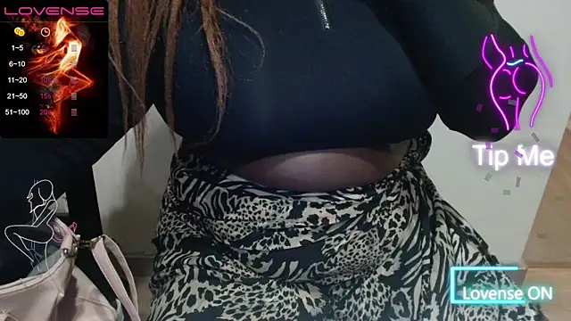 Snapshot of Thepanthera chatting on 03.11.25 Thepanthera online show from 03.11.25