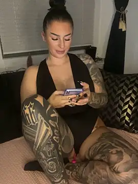 Mia-Bremer online show from 01.05.25