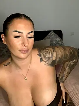 Mia-Bremer online show from 09.13.25