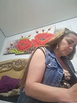 Snapshot of SeductionSilera chatting on 02.20.25 SeductionSilera online show from 02.20.25