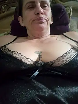 Snapshot of SeductionSilera chatting on 09.25.25 SeductionSilera online show from 09.25.25