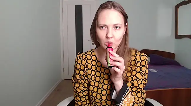 Snapshot of VioletLily chatting on 02.27.25 VioletLily online show from 02.27.25
