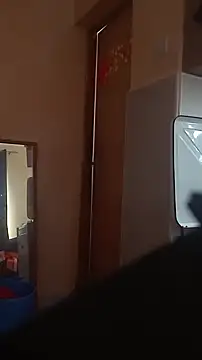 Snapshot of squirydol chatting on 11.02.25 squirydol online show from 11.02.25