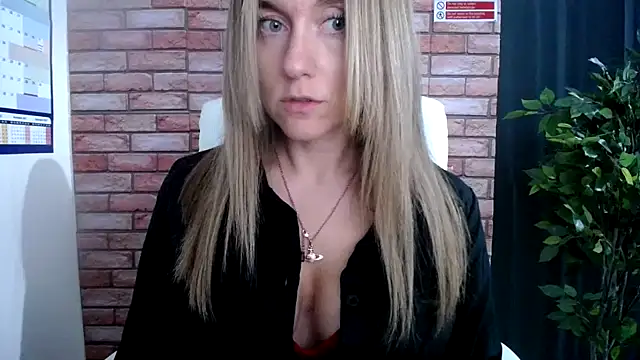 Snapshot of HarleyRebz chatting on 10.01.25 HarleyRebz online show from 10.01.25