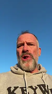 Snapshot of DaddybearVLC chatting on 02.24.25 DaddybearVLC online show from 02.24.25