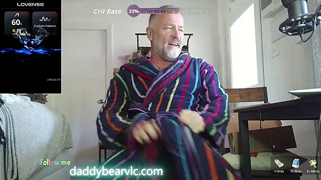 Snapshot of DaddybearVLC chatting on 11.25.25 DaddybearVLC online show from 11.25.25