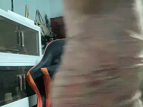 UrLove Marga online show from 10.25.25