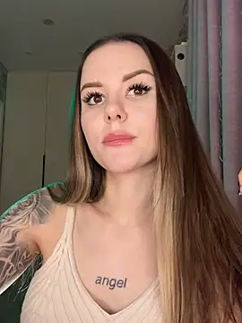 Snapshot of Alina_Vibe_Me chatting on 02.25.26 Alina Vibe Me online show from 02.25.26