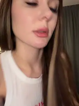 Snapshot of Alina_Vibe_Me chatting on 03.01.26 Alina Vibe Me online show from 03.01.26