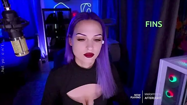 Snapshot of ml_milana chatting on 10.29.25 ml milana online show from 10.29.25