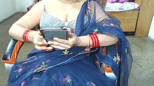 Snapshot of Cute_Mahi22 chatting on 07.17.26 Cute Mahi22 online show from 07.17.26