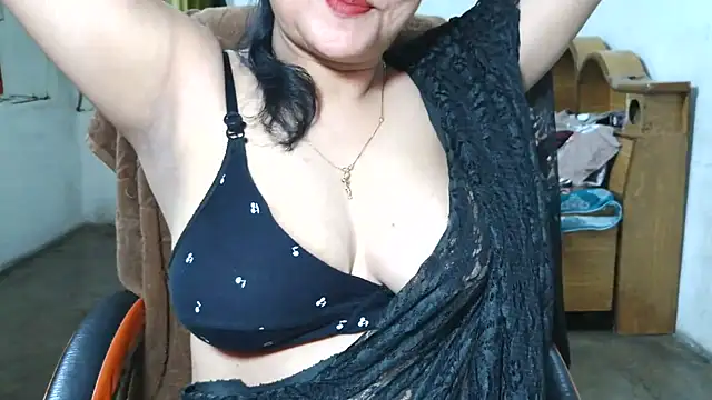 Snapshot of Cute_Mahi22 chatting on 07.20.26 Cute Mahi22 online show from 07.20.26
