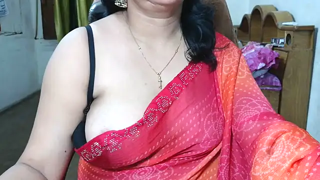 Snapshot of Cute_Mahi22 chatting on 07.28.26 Cute Mahi22 online show from 07.28.26