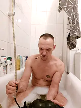 Snapshot of Penispumper81 chatting on 03.12.25 Penispumper81 online show from 03.12.25