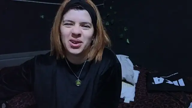 Carlafoxxx online show from 11.17.25